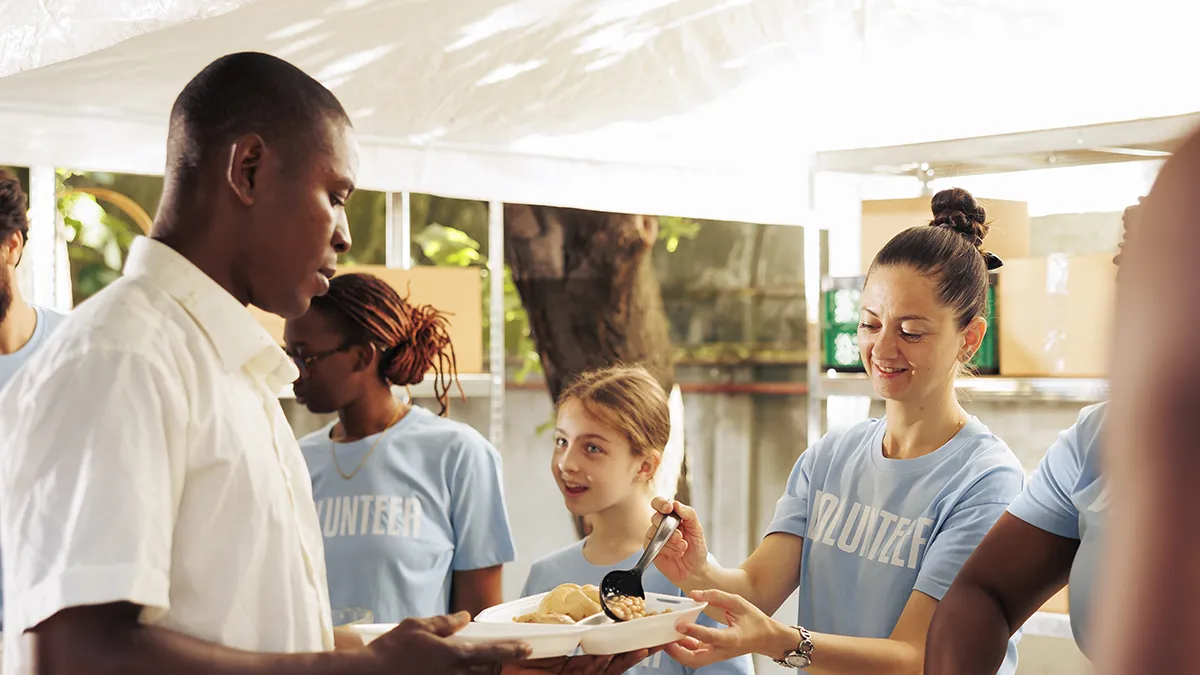 outdoors-diverse-team-volunteers
