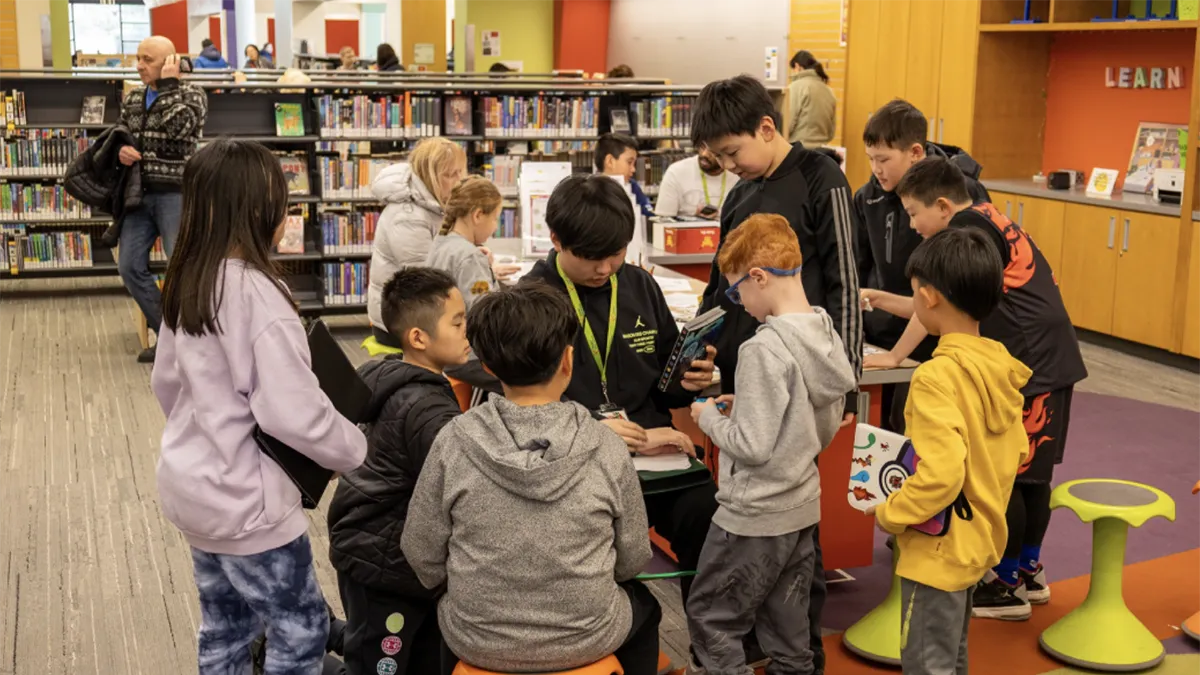 library-volunteer